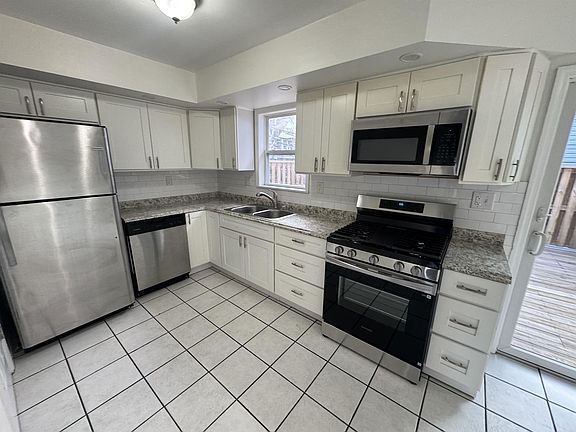 3rd image of 87 W 9th St