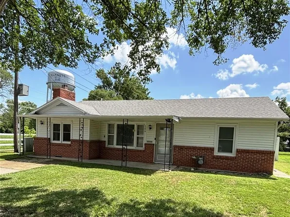 704 S Allen Ave, Chanute, KS 66720