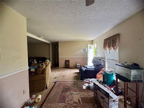 3rd image of 8065 Domain St