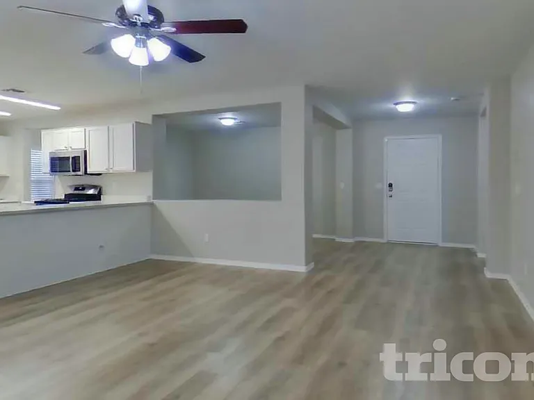 12601 W Pershing St — Photo 3