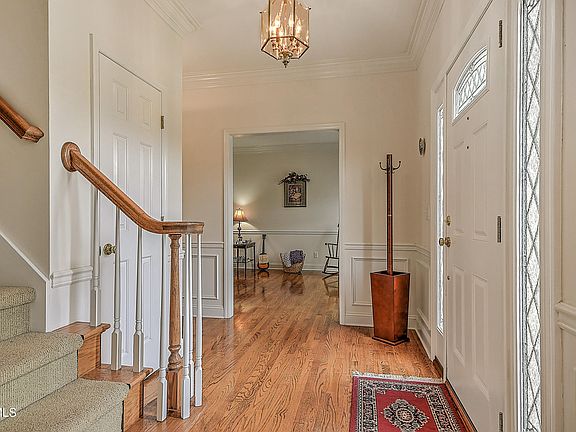 3rd image of 243 Southridge Dr