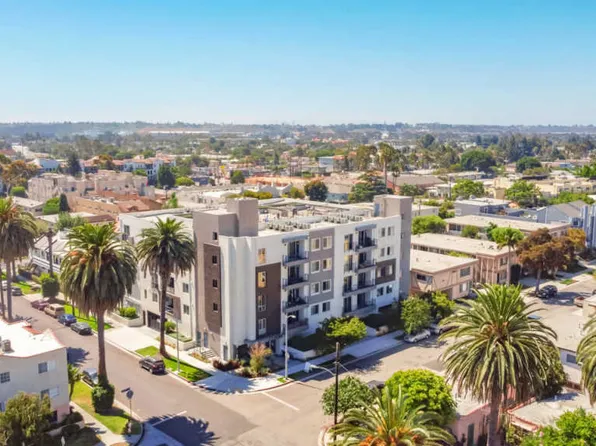 11900 Courtleigh Dr, Los Angeles, CA 90066