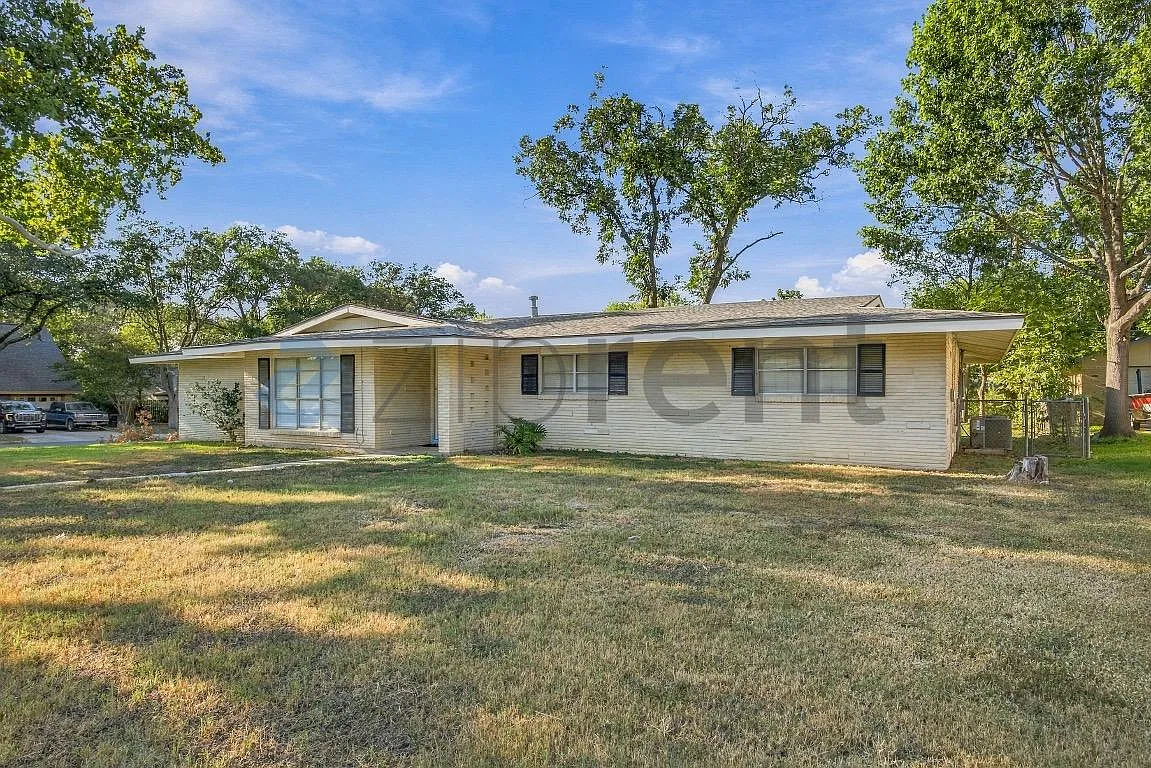 3 bed, 2012 sqft, $1,950 — Photo 3