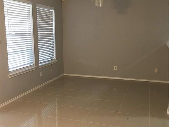 5th image of 211 Southgate Ave