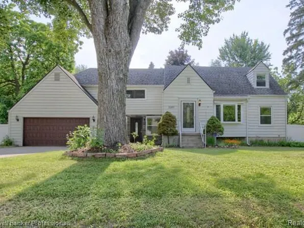 25811 Briarbank Ave, Southfield, MI 48033