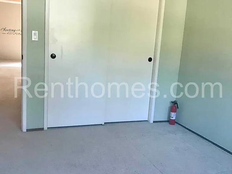 11245 Forestview Ln — Photo 7