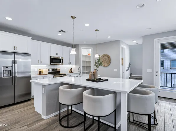 2743 S BALSAM Drive, Gilbert, AZ 85295