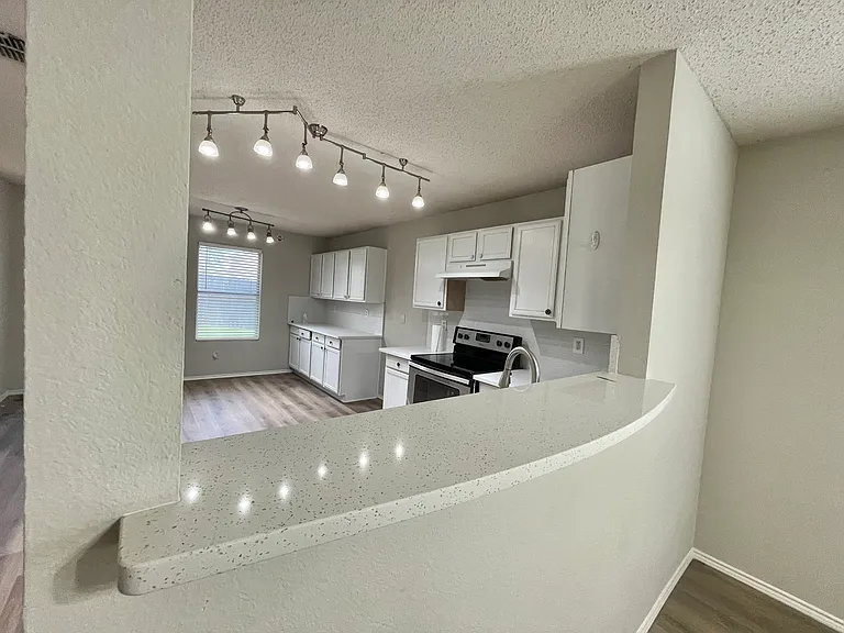 2321 Avalon Creek Way — Photo 8