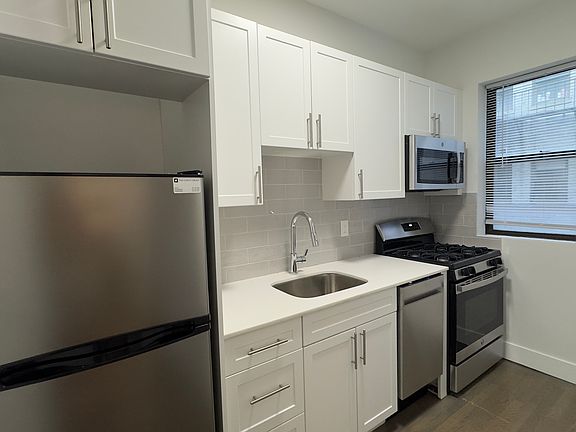 2nd image of 79 Park Dr #5