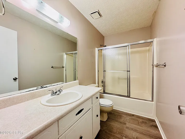 618 Gabriel St — Photo 8
