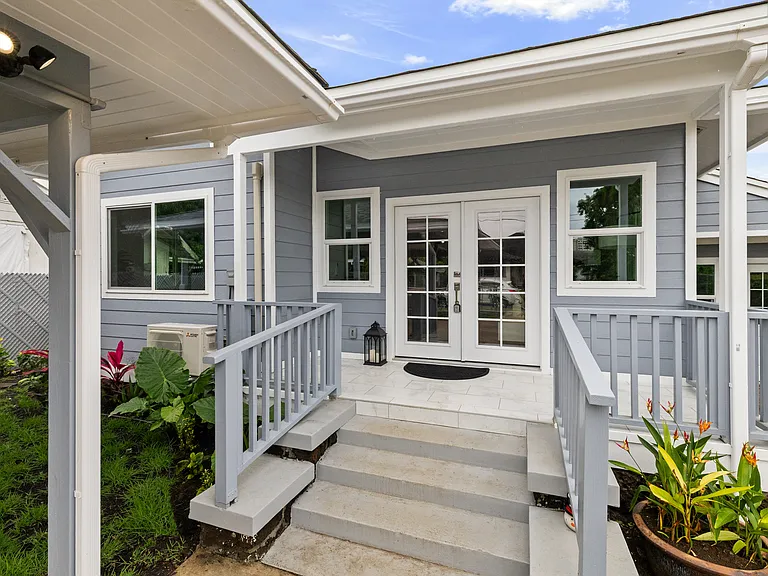 1307 Farrington St #A — Photo 2