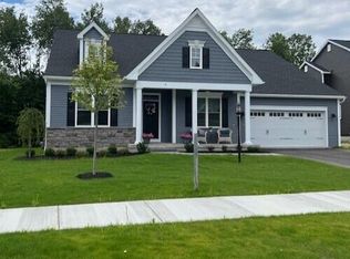 9 Daintree Dr, Saratoga Springs, NY 12866