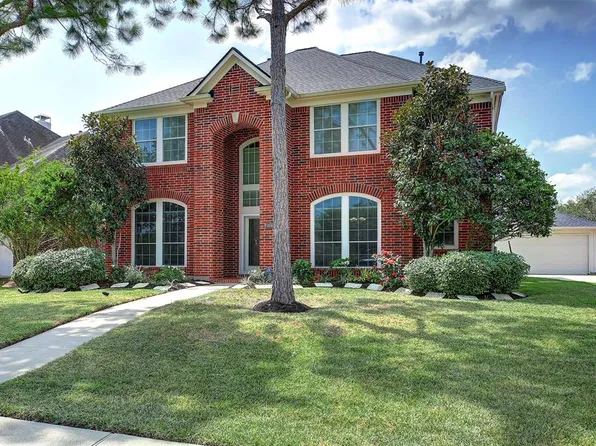 106 Bending Brook Ln, Dickinson, TX 77539