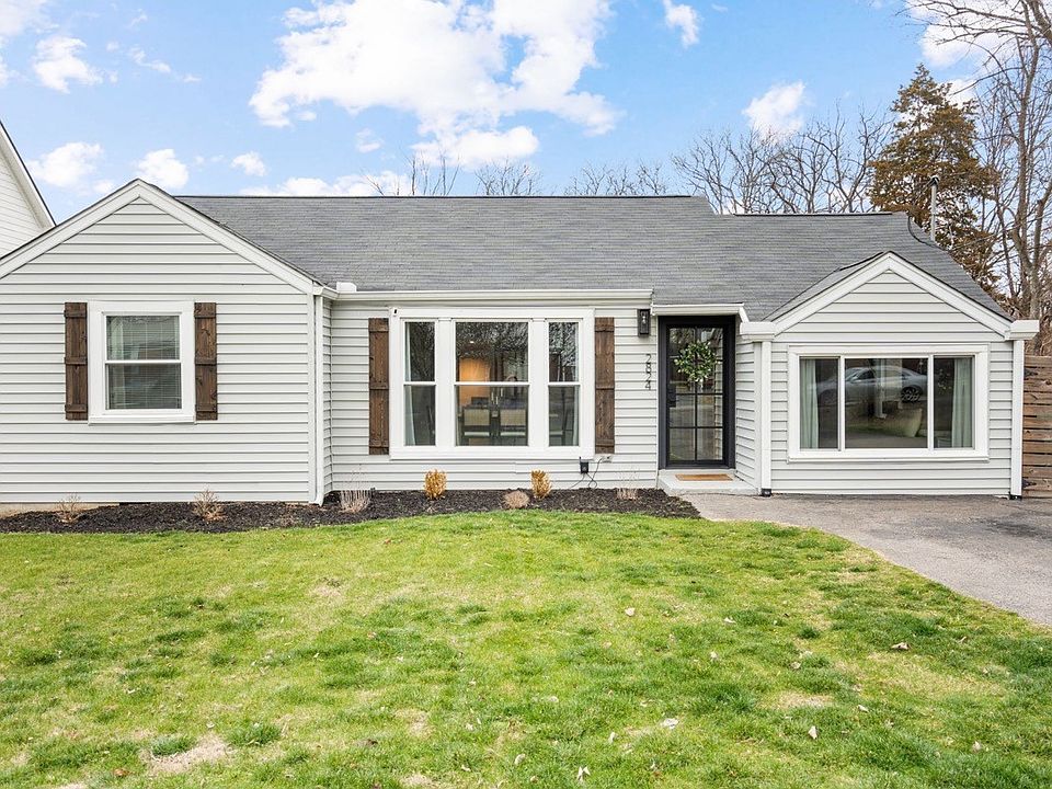 1st image of 2824 Colonial Cir