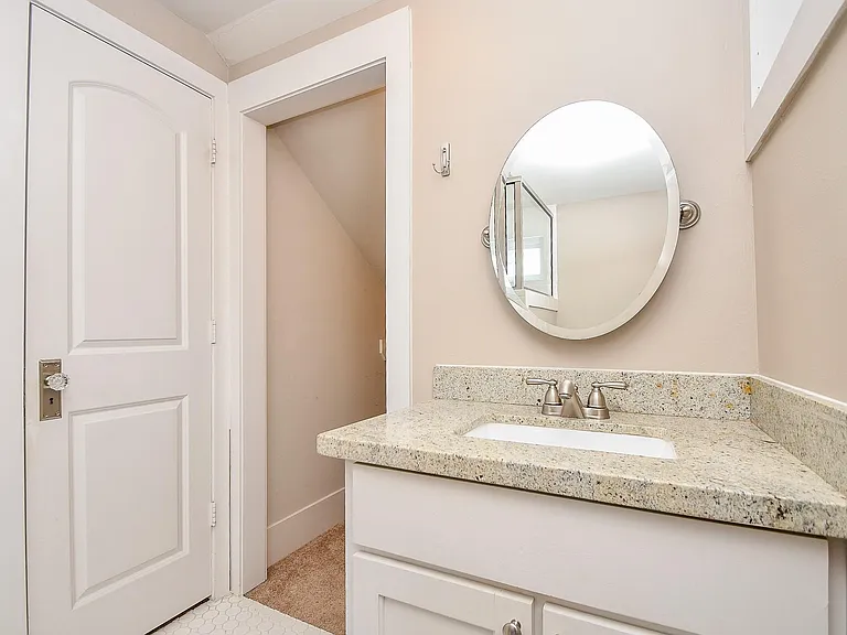 1307 Walton St — Photo 27