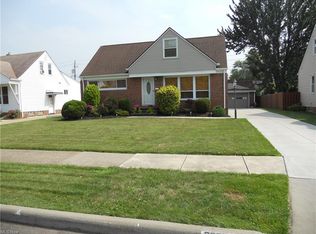 30208 Oakdale Rd, Eastlake, OH 44095