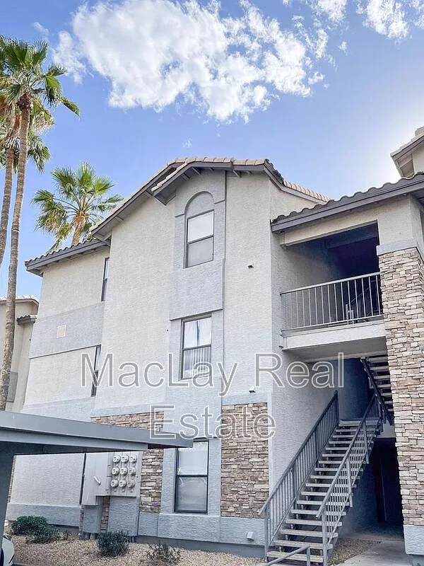 2 bed, 2.0 bath, 1076 sqft, $1,700 — Photo 1