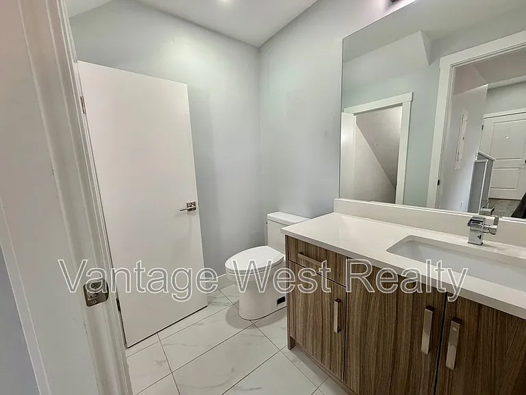 756 Glenwood Ave #2 — Photo 13