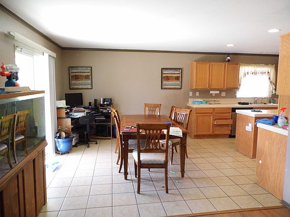 3rd image of 43636 Dana Dr