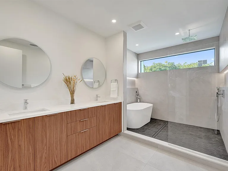 1525 NE 15th Ave — Photo 31