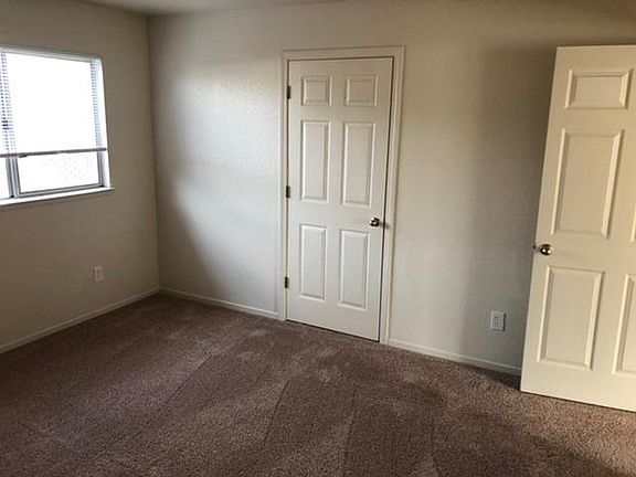 5th image of 1460 Eastwood Ave APT B