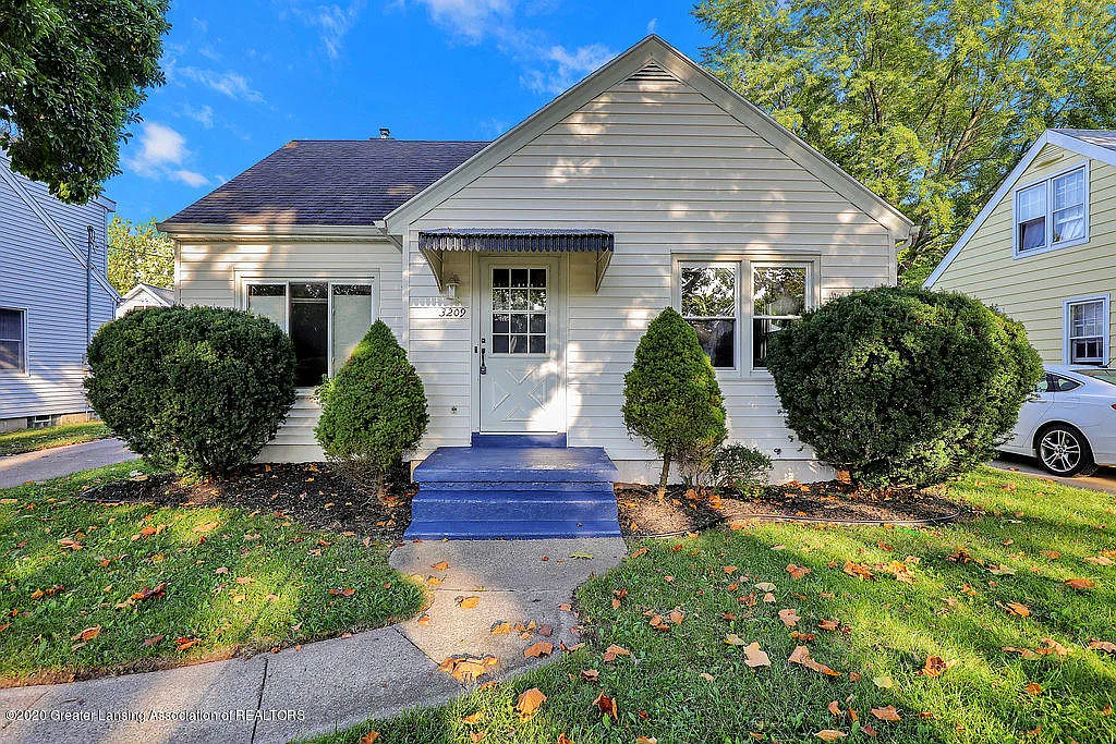 3209 Sablain Parkway Dr photo 1