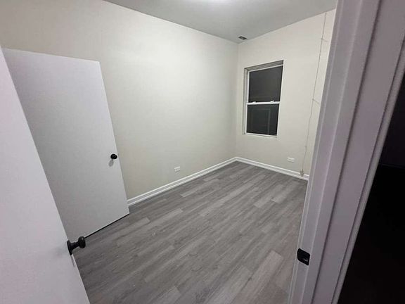 5th image of 1014 N Hamlin Ave #3