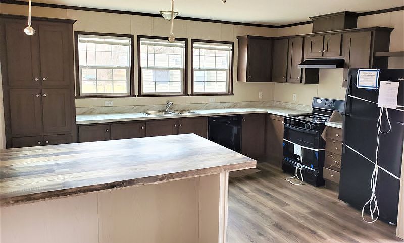 2nd image of 1735 NW Lyman Rd #64