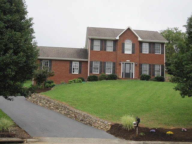 1st image of 2403 Olde Salem Dr