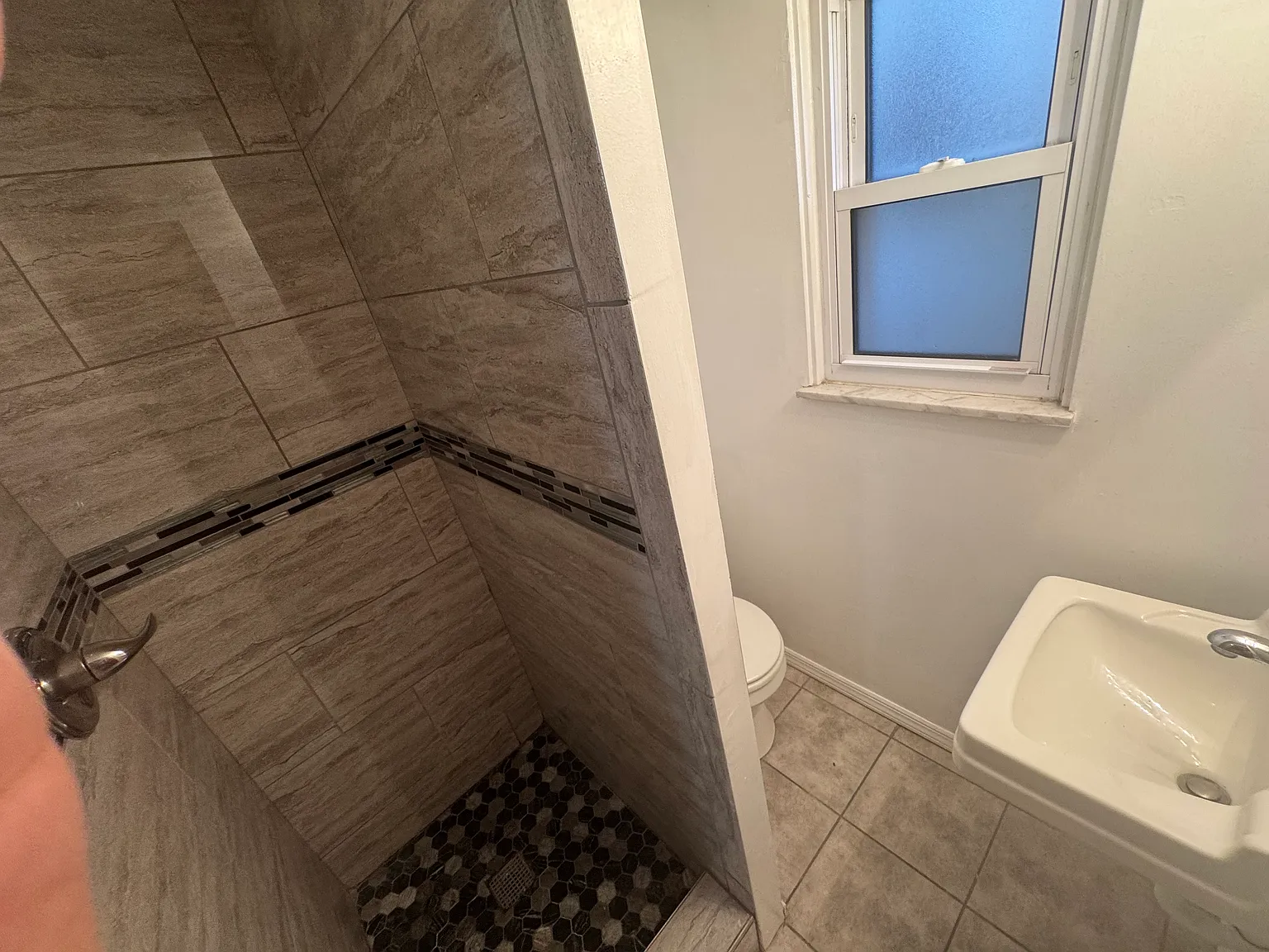 6 bed, $3,500 — Photo 3