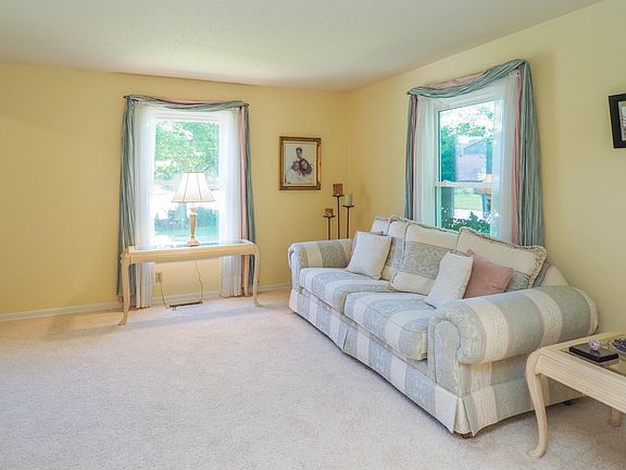 8231 Brookcrest-103