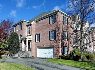 128 Spring Hill Cir, Wayne, NJ 07470