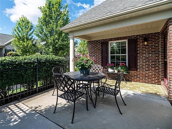 2nd image of 2052 Clerkenwell Ln