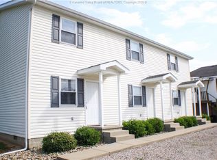 356 4th St, Mason, WV 25260