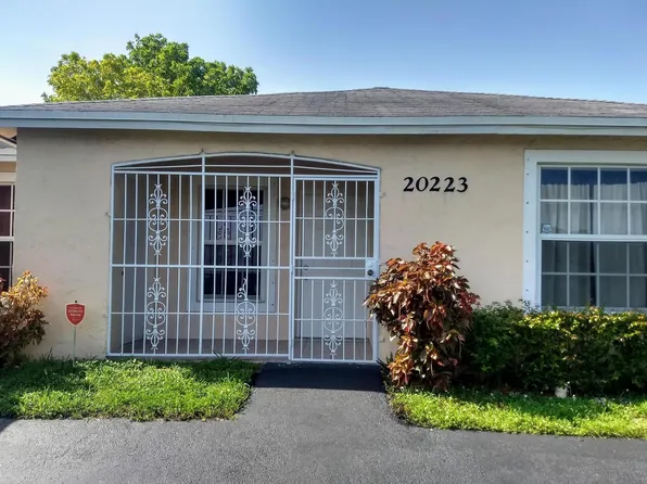 20223 NW 27th Cir, Miami Gardens, FL 33056