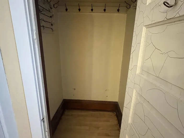 408 W Douglass Ave — Photo 20