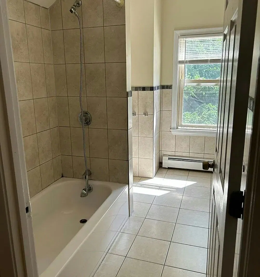 2 bed, 950 sqft, $1,800 — Photo 1