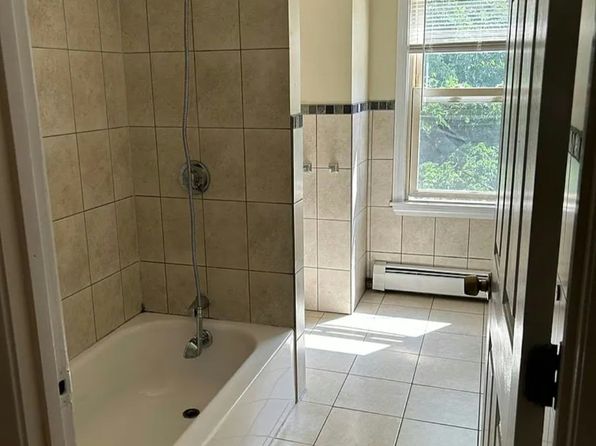 1255 N Main St APT 3