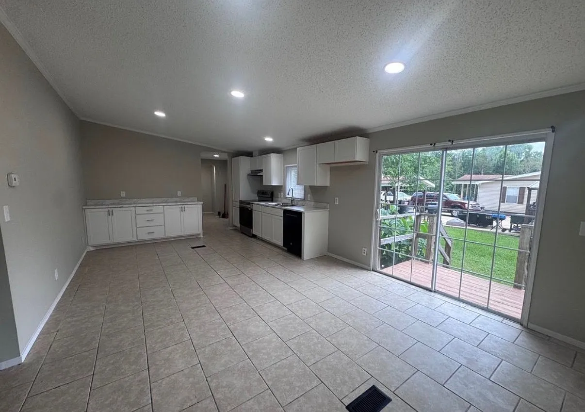 3 bed, 1563 sqft, $1,550 — Photo 3