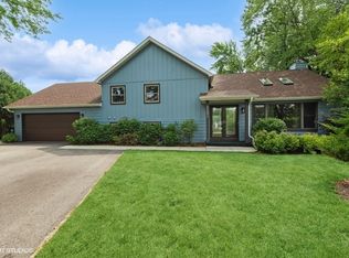 2351 Federal Cir, Lindenhurst, IL 60046