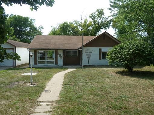 1st image of 104 S Fuller Ave