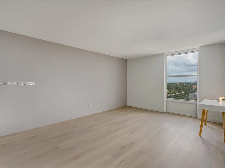 2000 NE 135th St #908 — Photo 13
