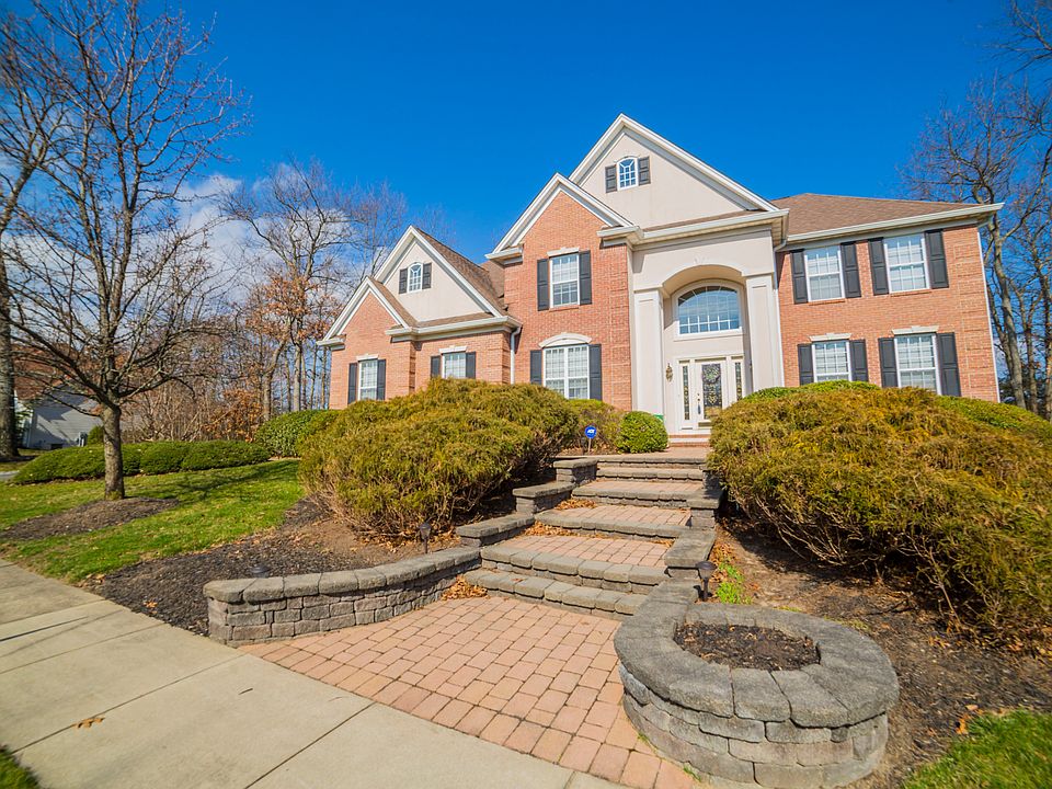 1st image of 1426 Oakwood Hollow Ln
