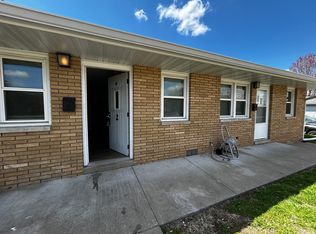 1102 Oxford St #1, Pekin, IL 61554