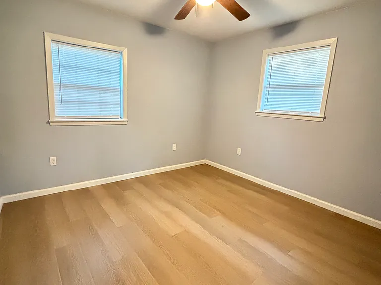 3915 N 9th Ave — Photo 12