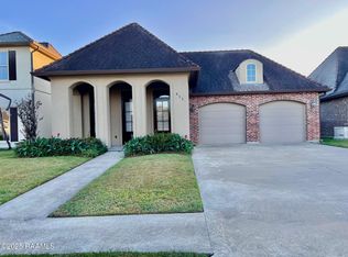 411 Dunvegan Ct, Lafayette, LA 70503