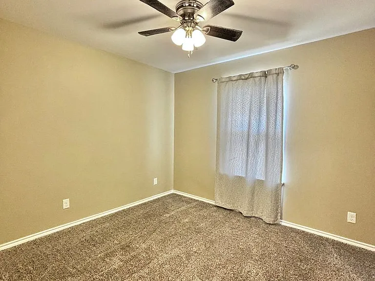 908 N Garfield St — Photo 10