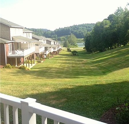 3rd image of 244 Saint Andrews Dr