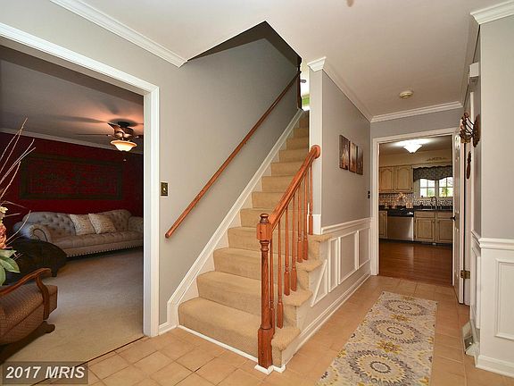 3rd image of 1513 Green Valley Ct