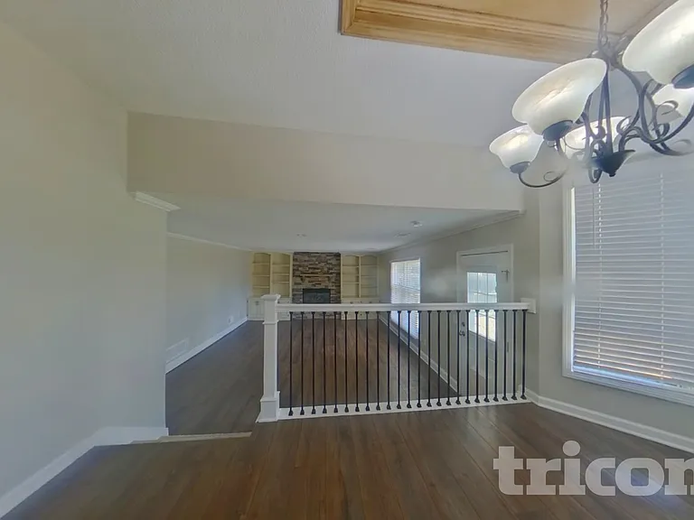 1404 S Montebello St — Photo 6